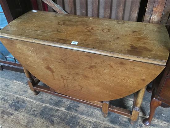 Circular drop leaf dining table(-)